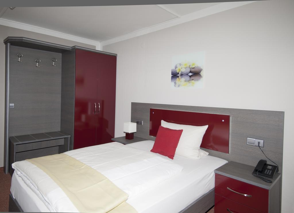 Waldhotel Sindelfingen am Eichholz Zimmer foto